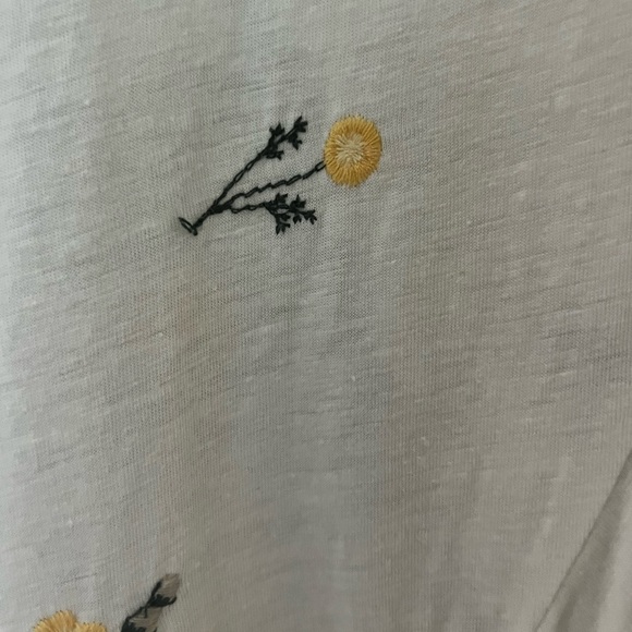 White ruffle top with yellow and green embroidered flowers - Picture 3 of 3